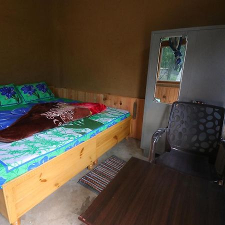 Tirthan Hilltop Home Stay Banjār Εξωτερικό φωτογραφία