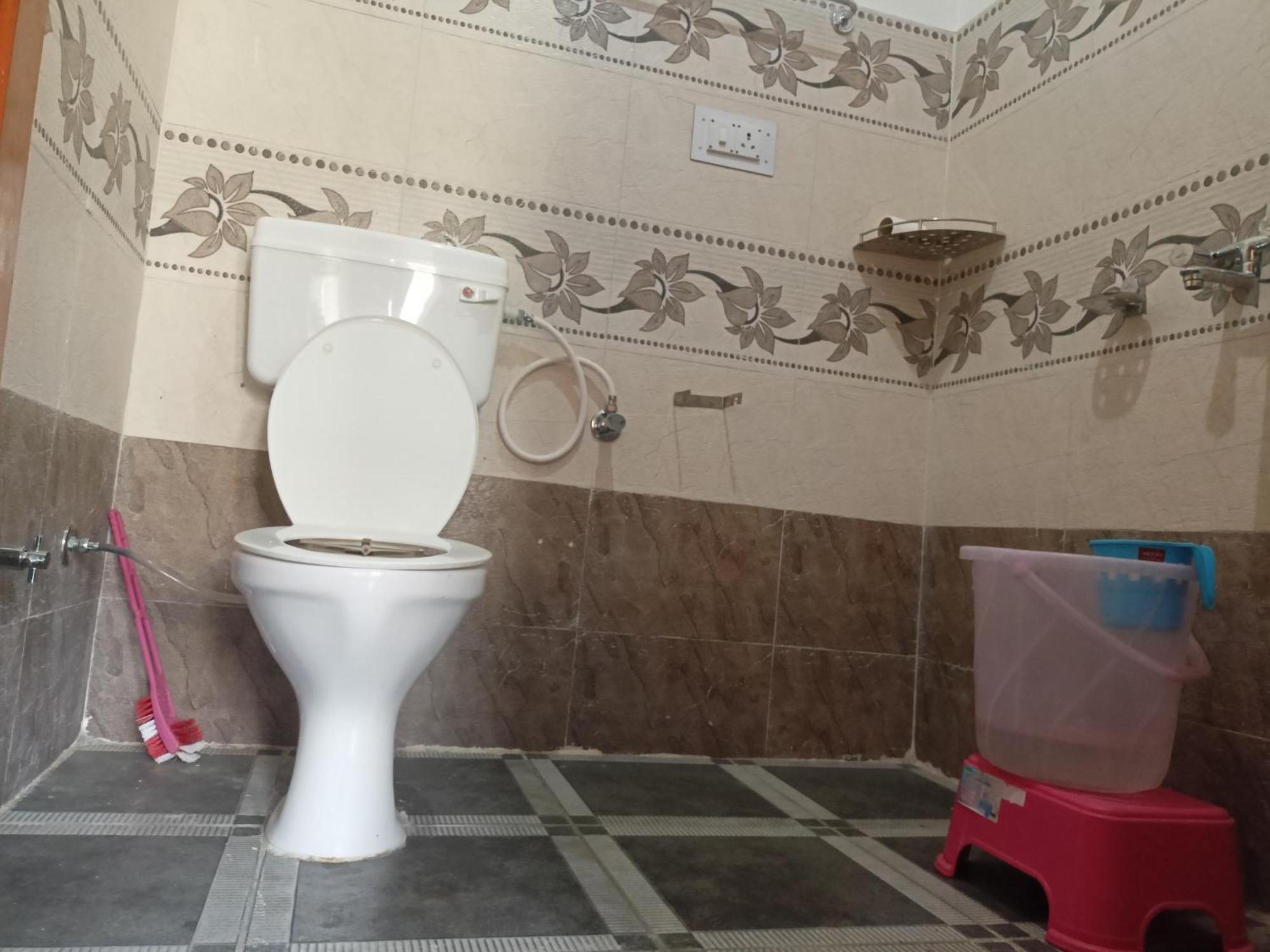 Tirthan Hilltop Home Stay Banjār Εξωτερικό φωτογραφία