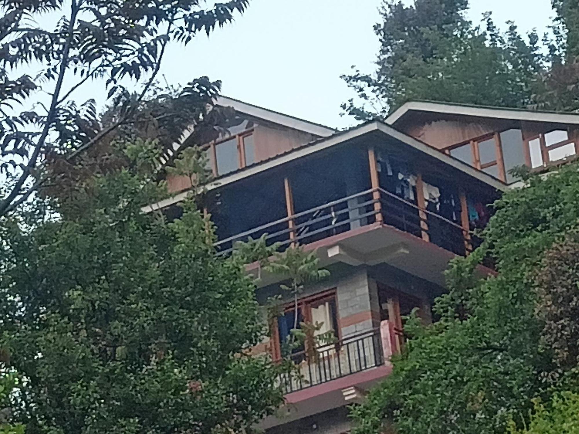 Tirthan Hilltop Home Stay Banjār Εξωτερικό φωτογραφία