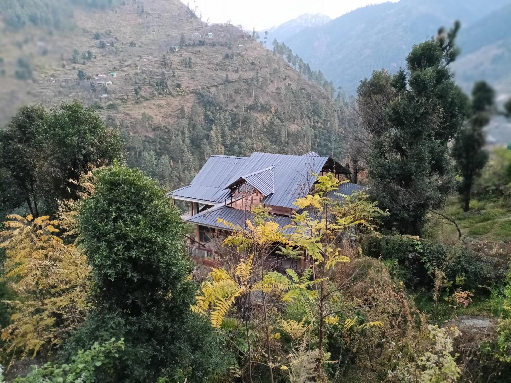 Tirthan Hilltop Home Stay Banjār Εξωτερικό φωτογραφία