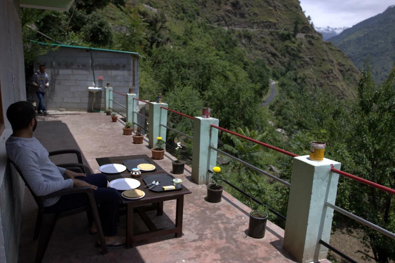 Tirthan Hilltop Home Stay Banjār Εξωτερικό φωτογραφία