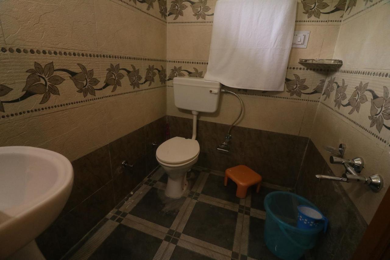 Tirthan Hilltop Home Stay Banjār Εξωτερικό φωτογραφία