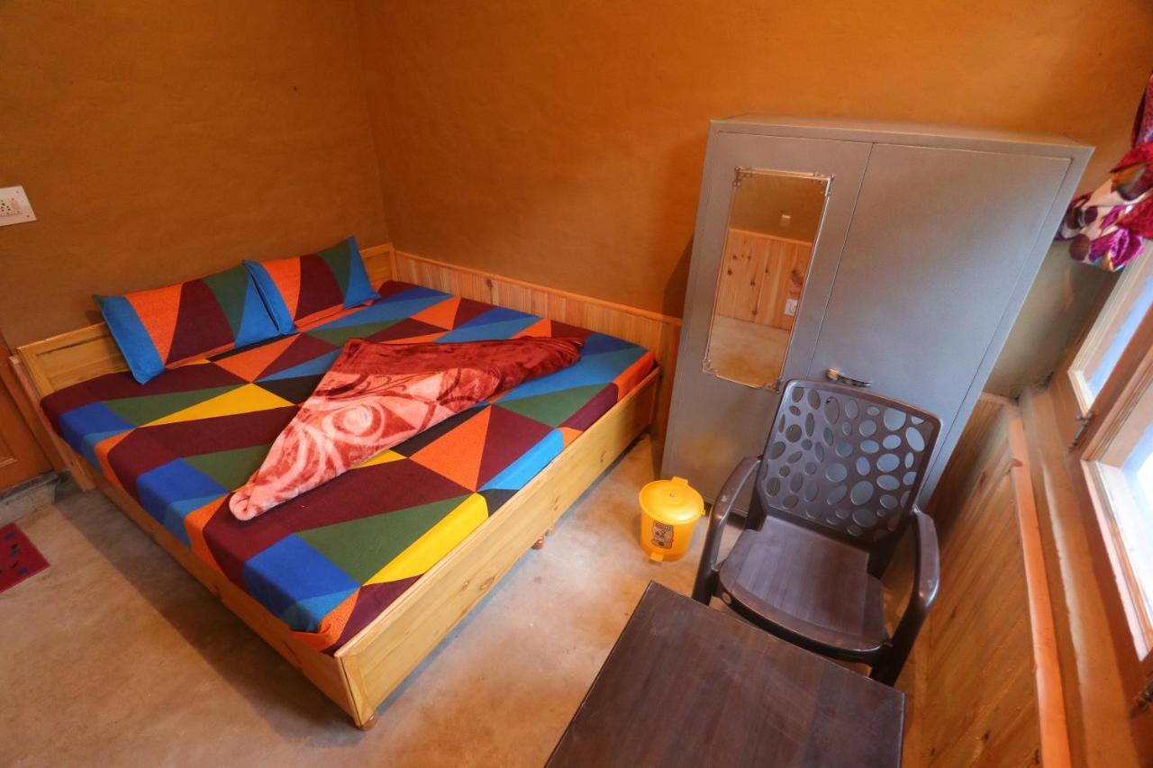 Tirthan Hilltop Home Stay Banjār Εξωτερικό φωτογραφία