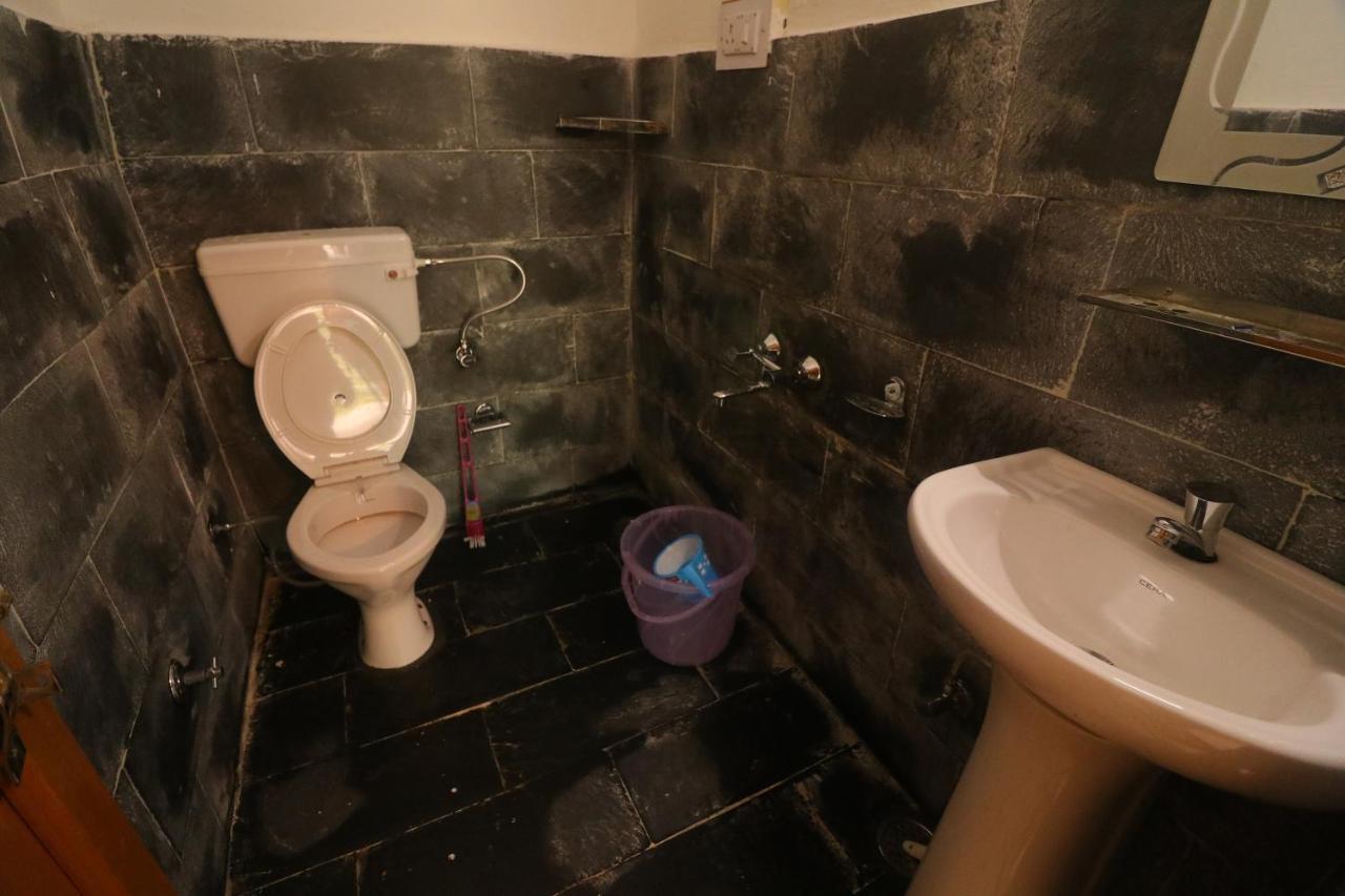 Tirthan Hilltop Home Stay Banjār Εξωτερικό φωτογραφία